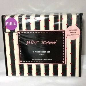 Betsey Johnson Valentines Day Sheet Set  Full size ❤️❤️❤️❤️